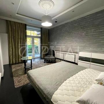 Джона Маккейна вул. (Івана Кудрі), 10