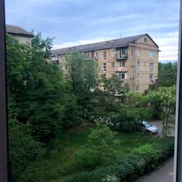 Верховної Ради бульв., 27-Б