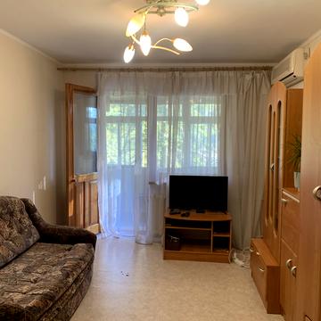 Довженка вул., 3