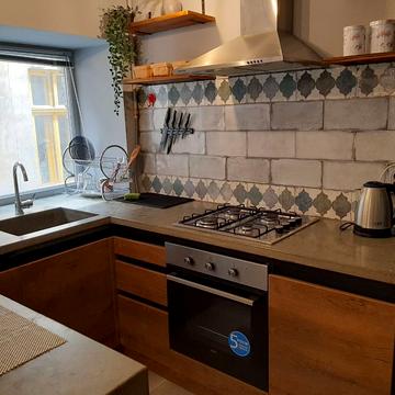 Соборна пл., 6