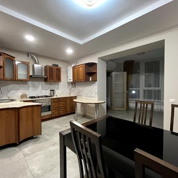 Слобідська вул., 15