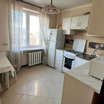 Євгена Патона вул., 4