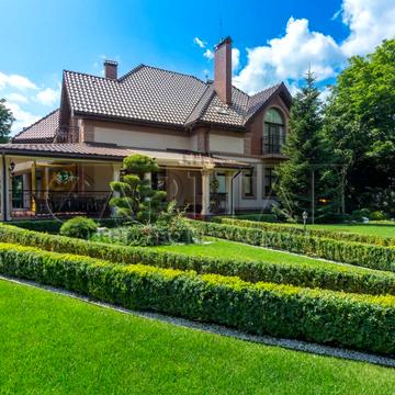 Велика Набережна, 13