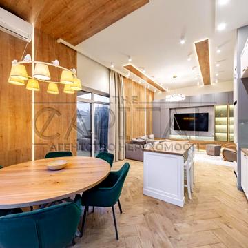 Зоряна вул.