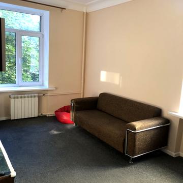 Ділова вул. (Димитрова), 6