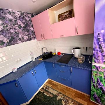 Радистів вул., 4