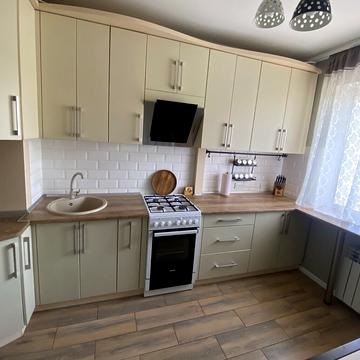 Довженка вул., 3