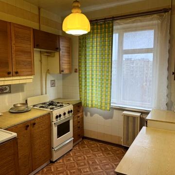 Академіка Корольова вул., 86