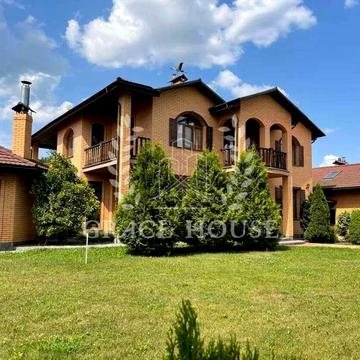 Вишнева вул.