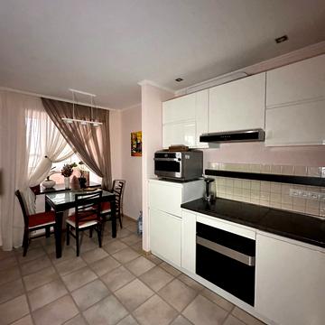 Новорічна вул., 47