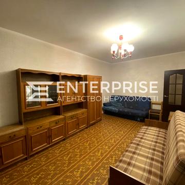 Бахмацька вул., 10