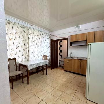 Болгарська вул., 28