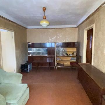 Валентина Бурхана вул., 25