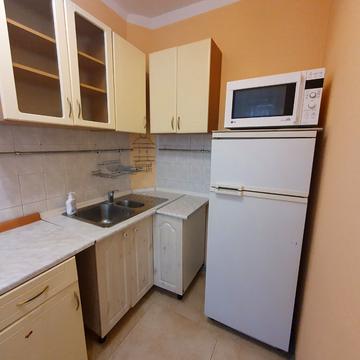 Романа Ратушного вул. (Волгоградська), 2