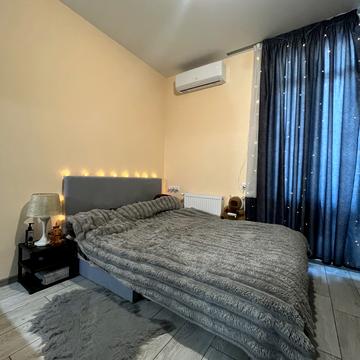 Павла Клепацького вул., (Будинок 1)