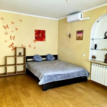 Мечникова вул. (Кловський), 8