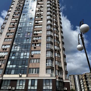 Вячеслава Чорновола вул., 6