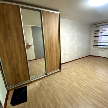 Інститутська вул., 13