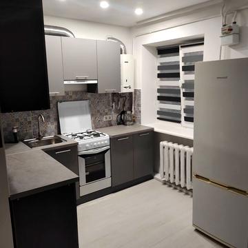 Братів Дужих вул. (Володимира Комарова), 14а