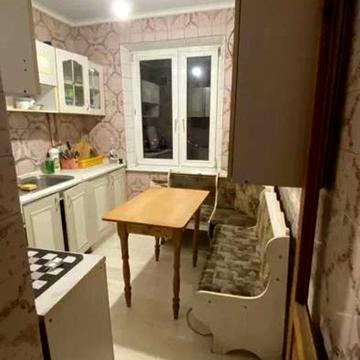 Полярна вул., 7