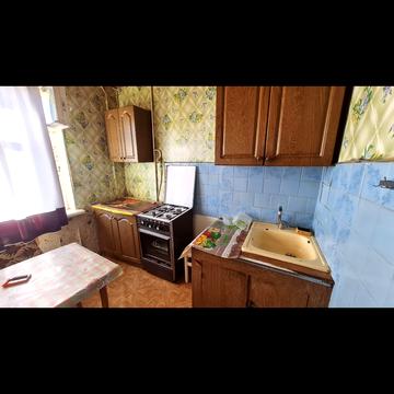 Академіка Корольова вул., 32