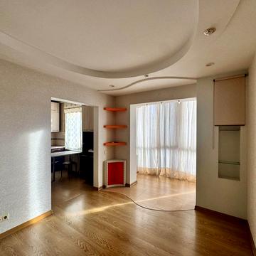 Євгена Чикаленка вул., 71