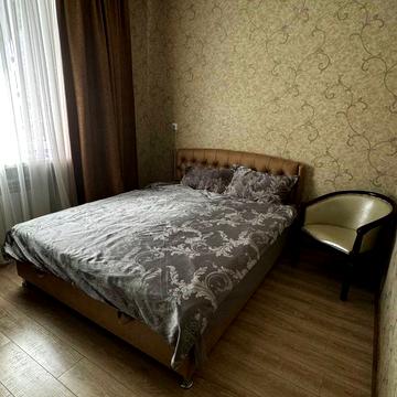 Запоріжбудівська вул., 6