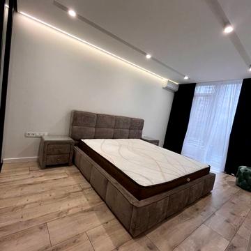 Предславинська вул., 53