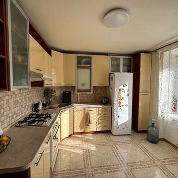 Народної Волі вул., 1а