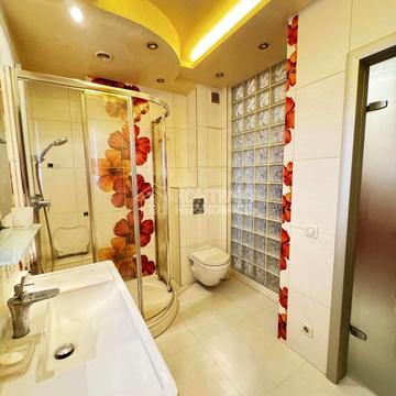 Петра Григоренка просп. (Маршала Жукова), 14