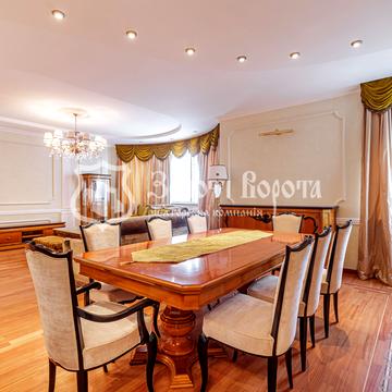 Старонаводницька вул., 13