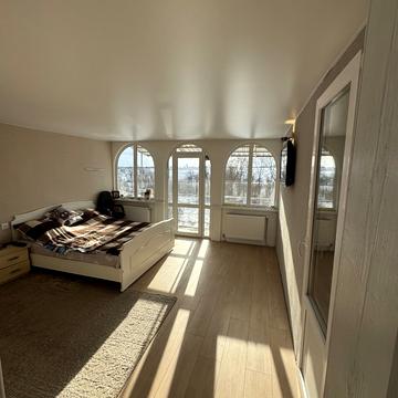 Центральна вул., 9