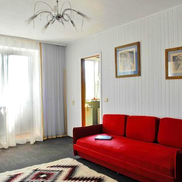 Заводська вул., 18