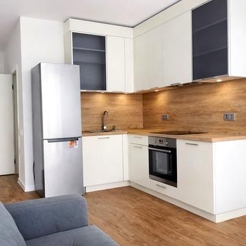 Дніпровська набережна вул., 15-Є