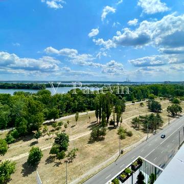 Набережна Перемоги вул., 112-Д