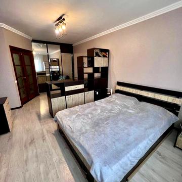 Максима Залізняка вул., 1а