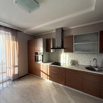 Ревуцького вул., 9