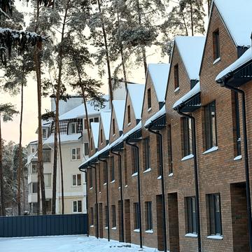 Миколи Руденка вул., 5