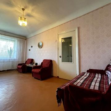 Камянецька вул., 76