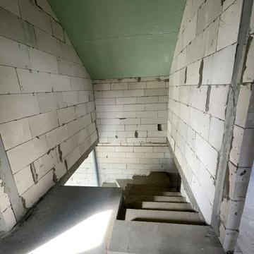 Гетьманська вул., 12