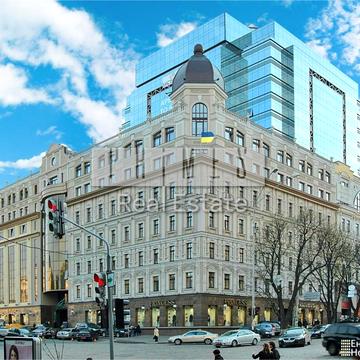 Богдана Хмельницького вул., 19