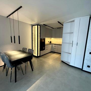 Володимира Великого вул. (Артема), 10