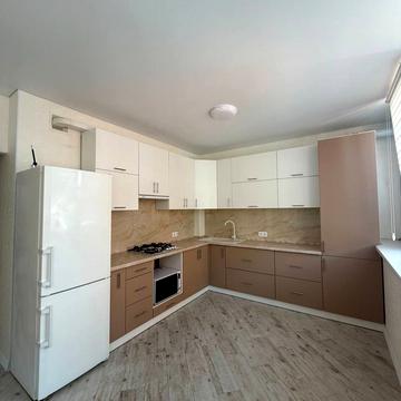 Гетьманська вул., 1