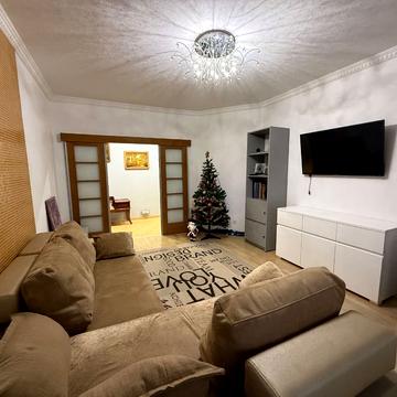 Набережна Перемоги вул., 136-А