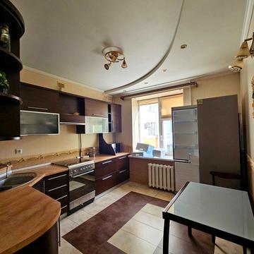 Тополина вул., 28