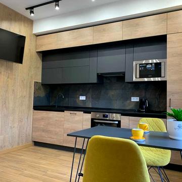 Жилянська вул., 68