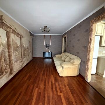 Варненська вул., 18/4