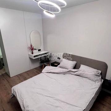 Академіка Павлова вул., 142