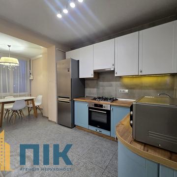 Боголюбова вул., 38