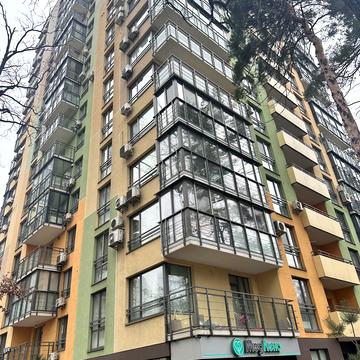 Анатолія Петрицького вул., 17